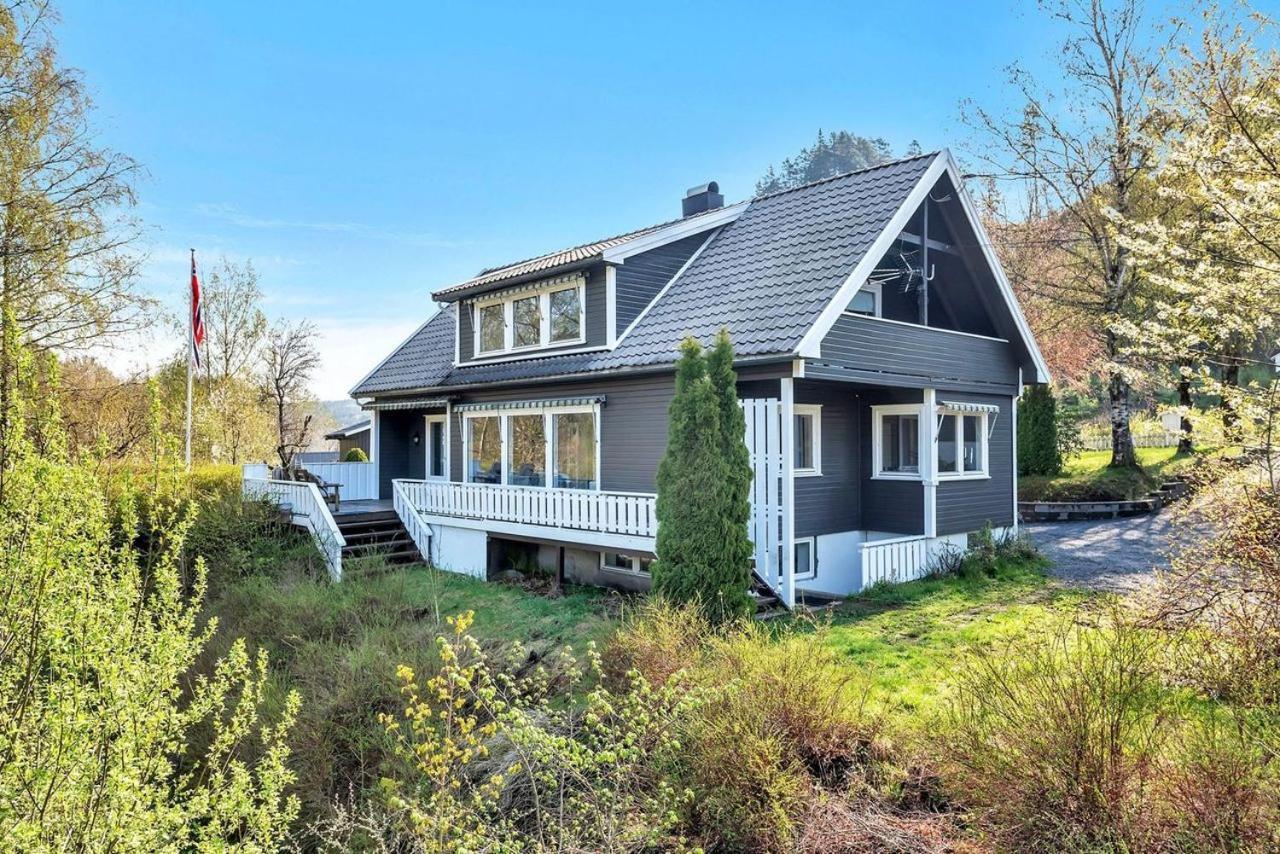 Hybel I Naerheten Av Dyreparken/hamresanden Apartment *